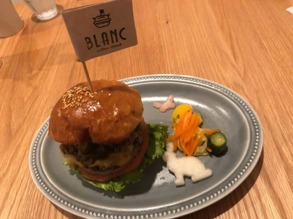 お洒落ハンバーガー 女子受け間違いなし 可愛いバーガー屋さんで隠れウサギ さかイーネ