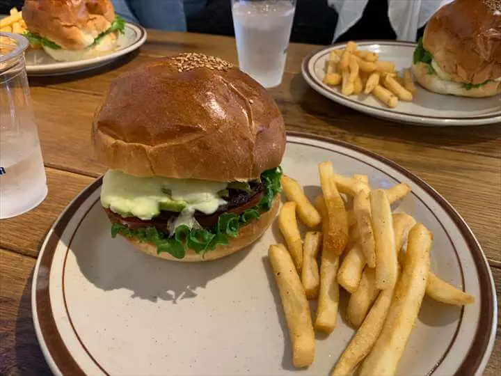 堺市北区なかもず駅 アメリカンでおしゃれなハンバーガー屋 シーガルダイナー にランチへ さかイーネ